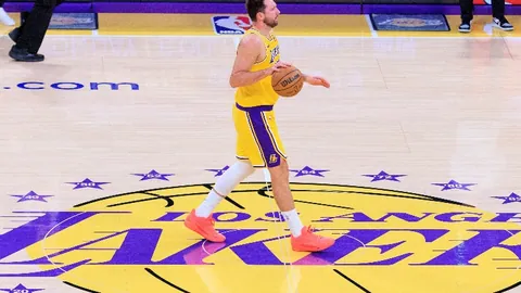 杜克三人得分超15，弗拉格休战不影响夺冠，挺进疯狂三月25周年！